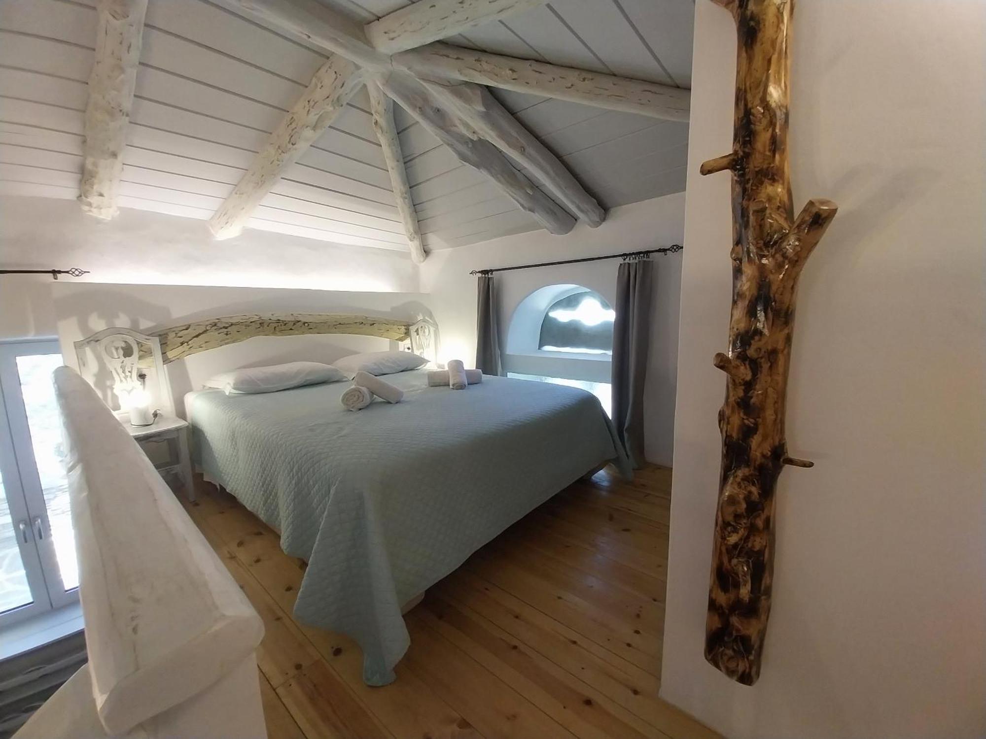 Richie's Sea View Romantic Residences
